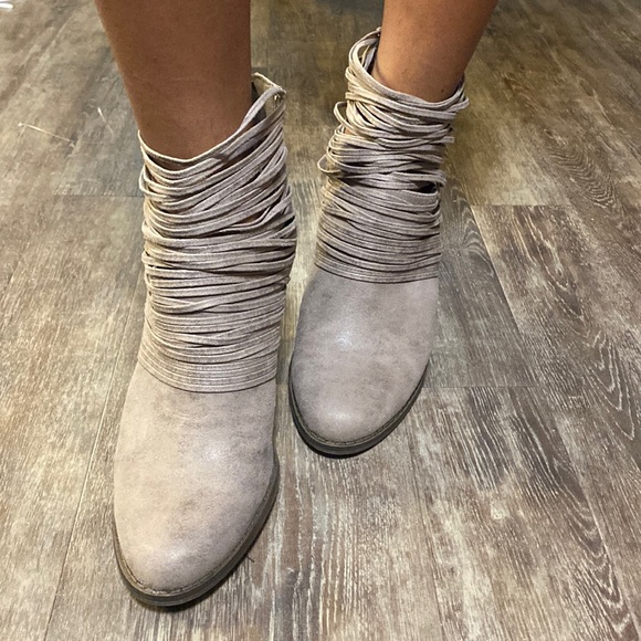 Boots - Picture 1 of 3